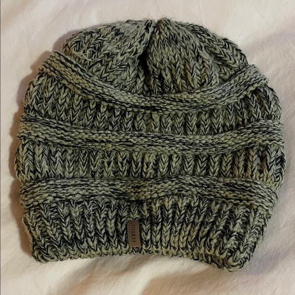 Furtalk Accessories - Chunky Knit Beanie in Black and Gray